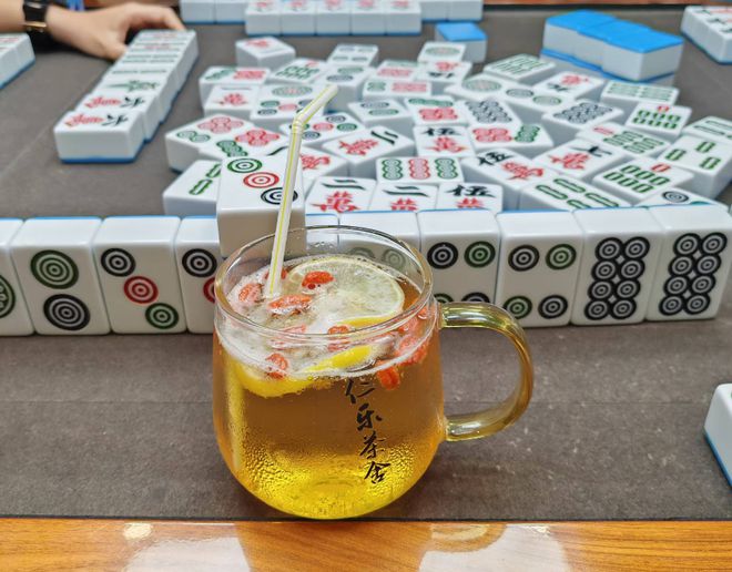 弃了双11爱上了“老年严选”OG真人平台这届脆皮年轻人抛